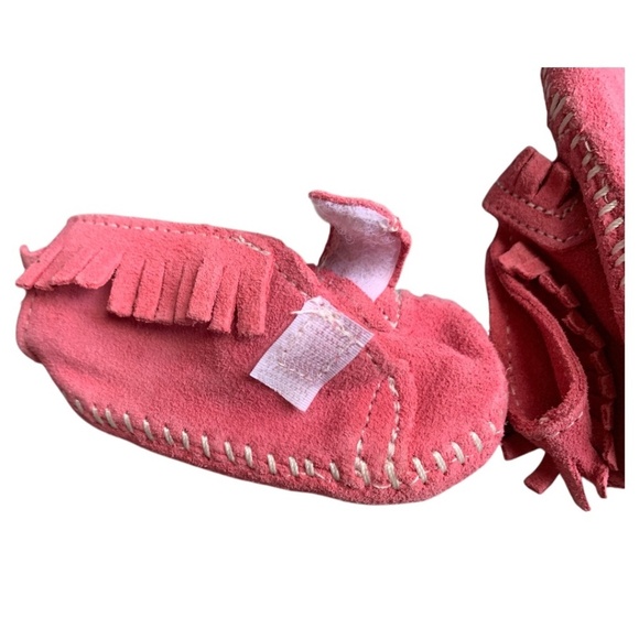 Minnetonka Infant Moccasins Hot Pink Size 1 (0-3 Mon) Leather Bootie - Picture 2 of 9